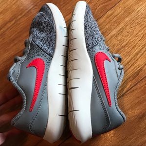 Little boy 12 NIKE sneakers tennis shoes 👟